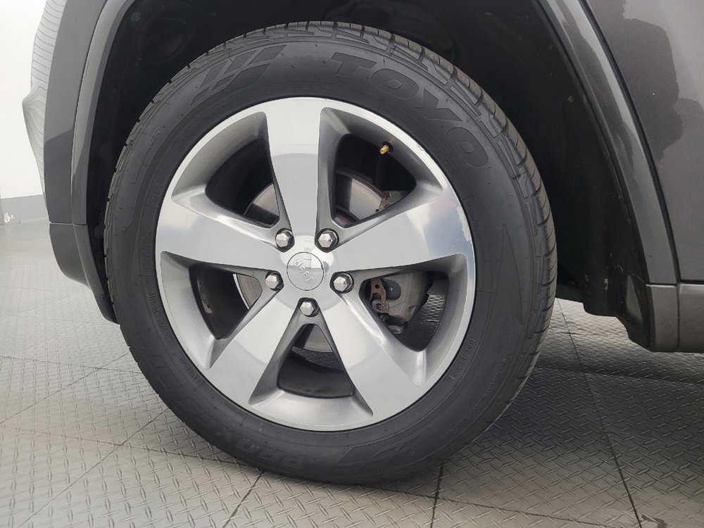 Used 2014 Jeep Grand Cherokee Overland w/ Advanced Technology Group image 31