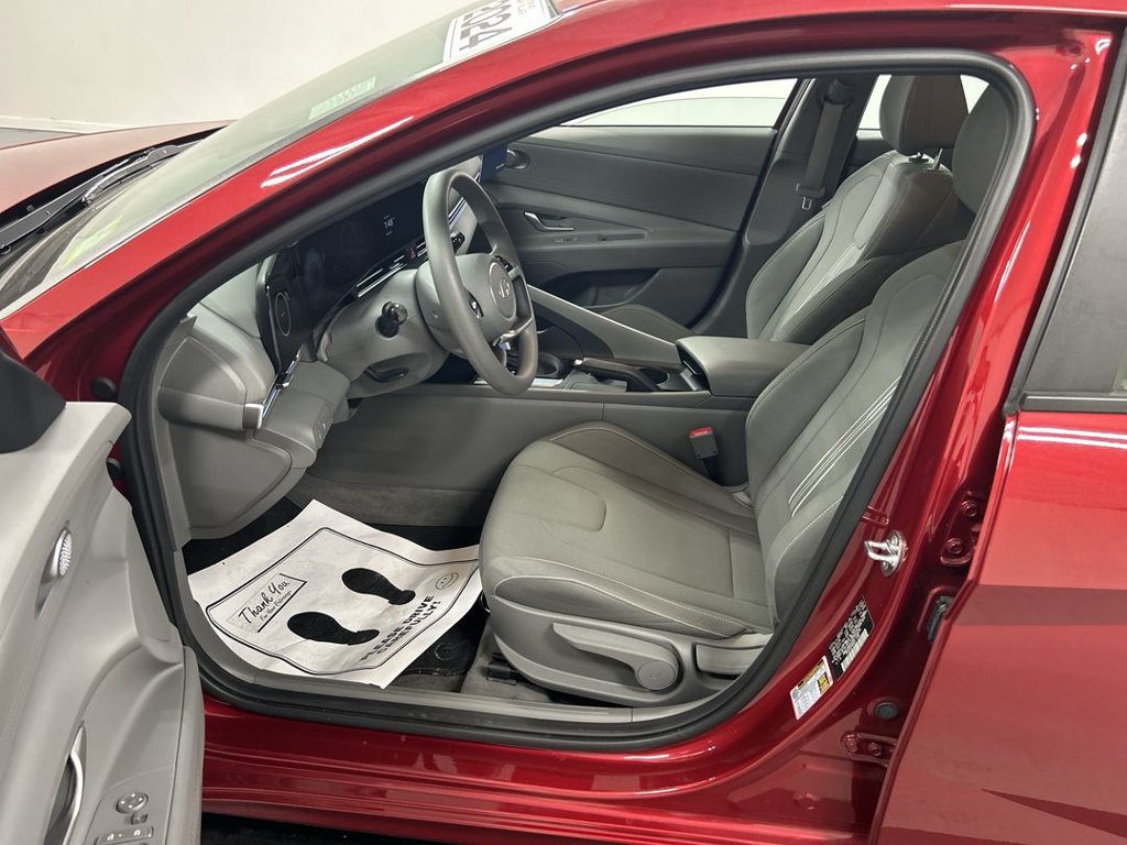 Used 2024 Hyundai Elantra SEL FWD image 9