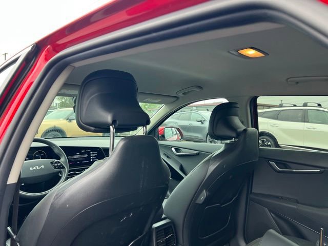 Certified 2025 Kia Niro Wind w/ Wind Preserve Package FWD image 13