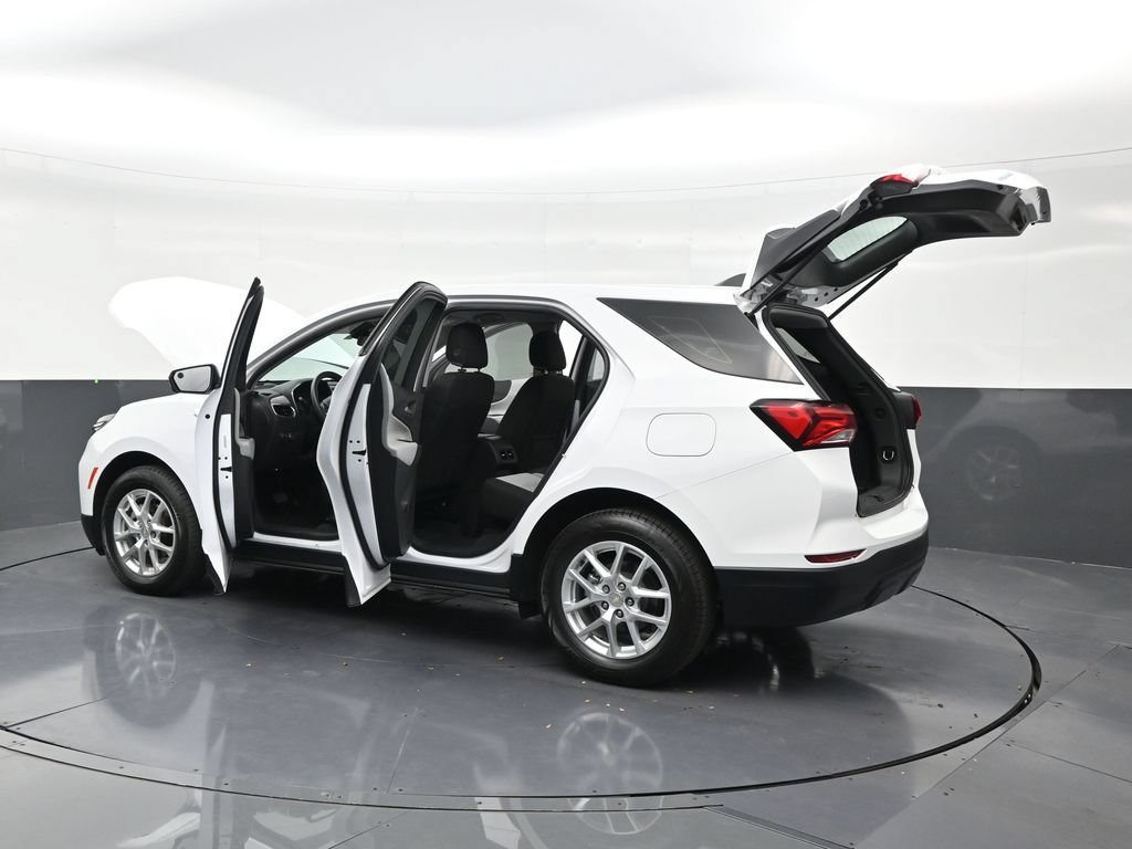 Used 2024 Chevrolet Equinox LS FWD image 31