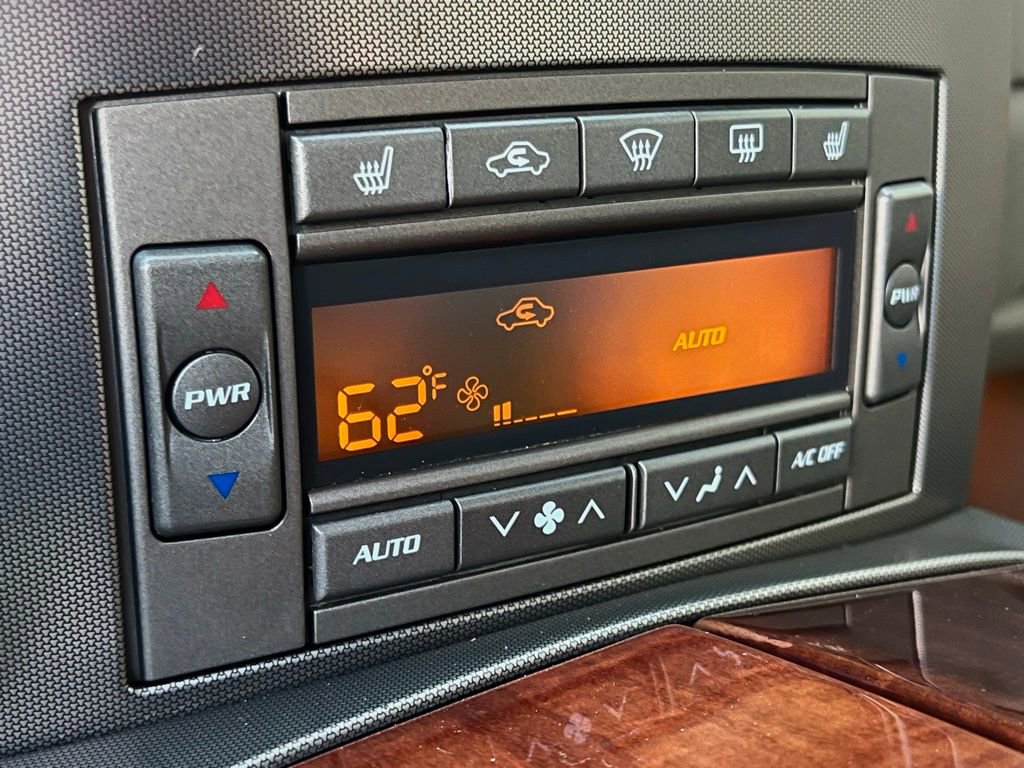 Used 2005 Cadillac XLR Base image 48