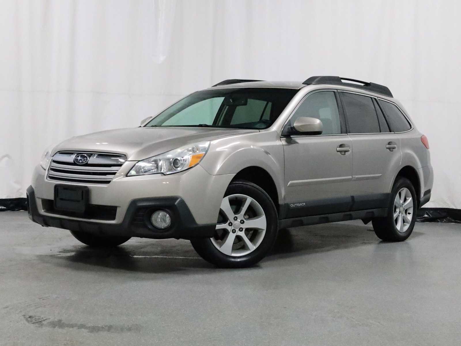 Used 2014 Subaru Outback 2.5i Premium AWD/4WD image 1