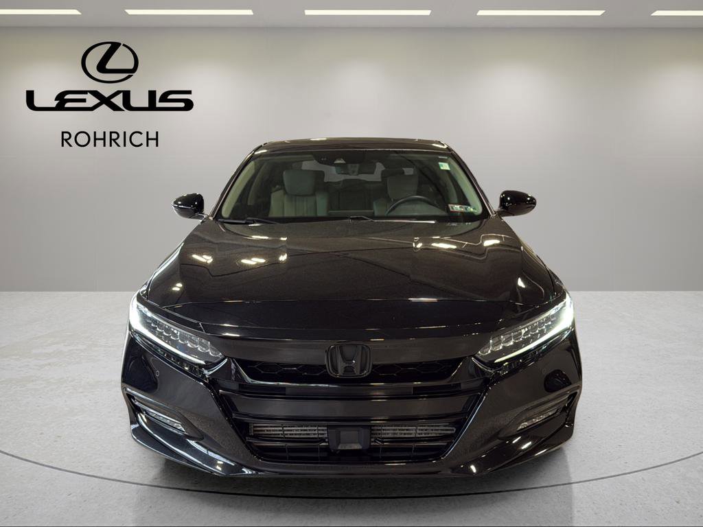 Used 2018 Honda Accord Touring image 2