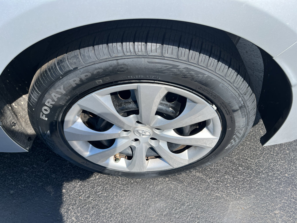 Used 2023 Toyota Corolla LE image 40