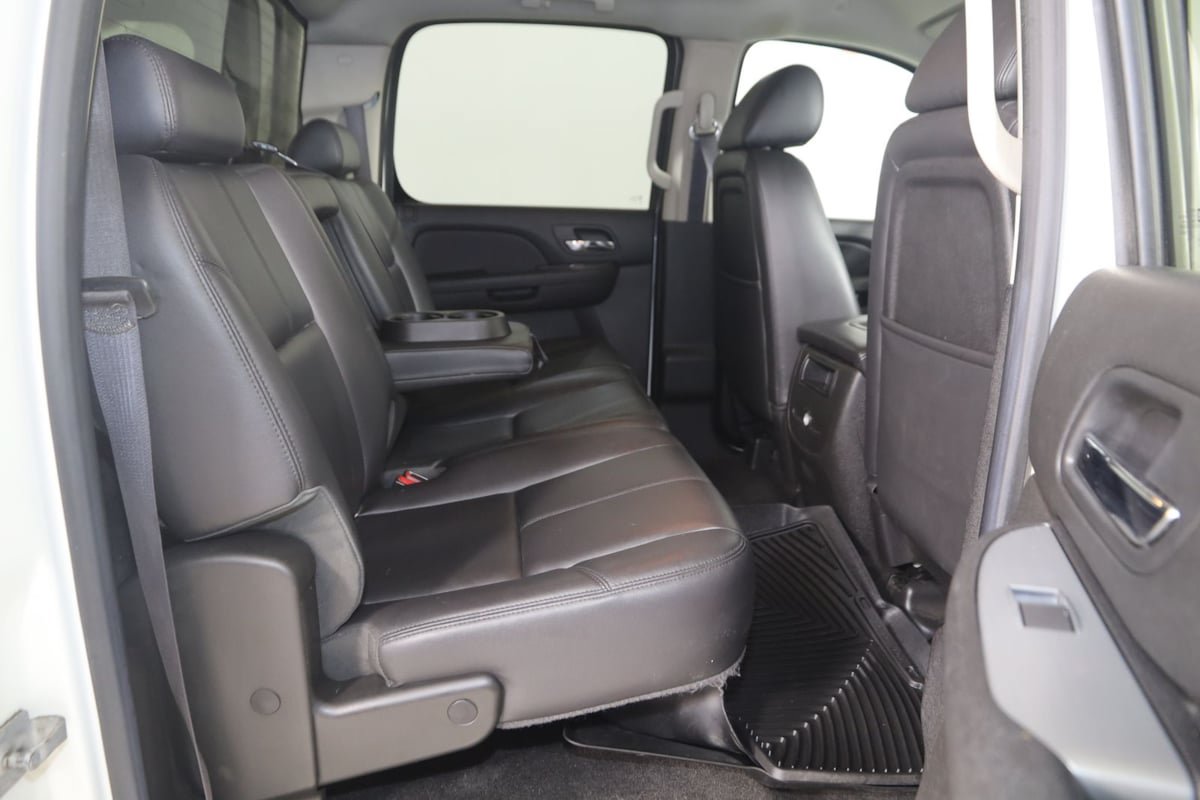 Used 2012 Chevrolet Silverado 1500 LTZ w/ LTZ White Diamond Edition AWD/4WD image 12