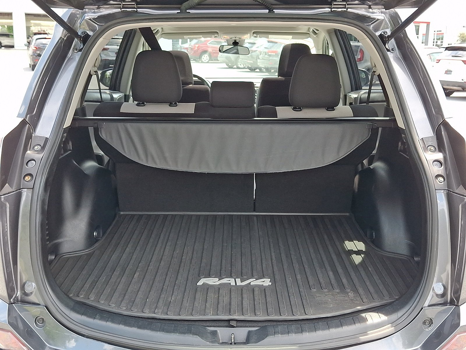 Used 2017 Toyota RAV4 XLE w/ All Weather Liner Package AWD/4WD image 28