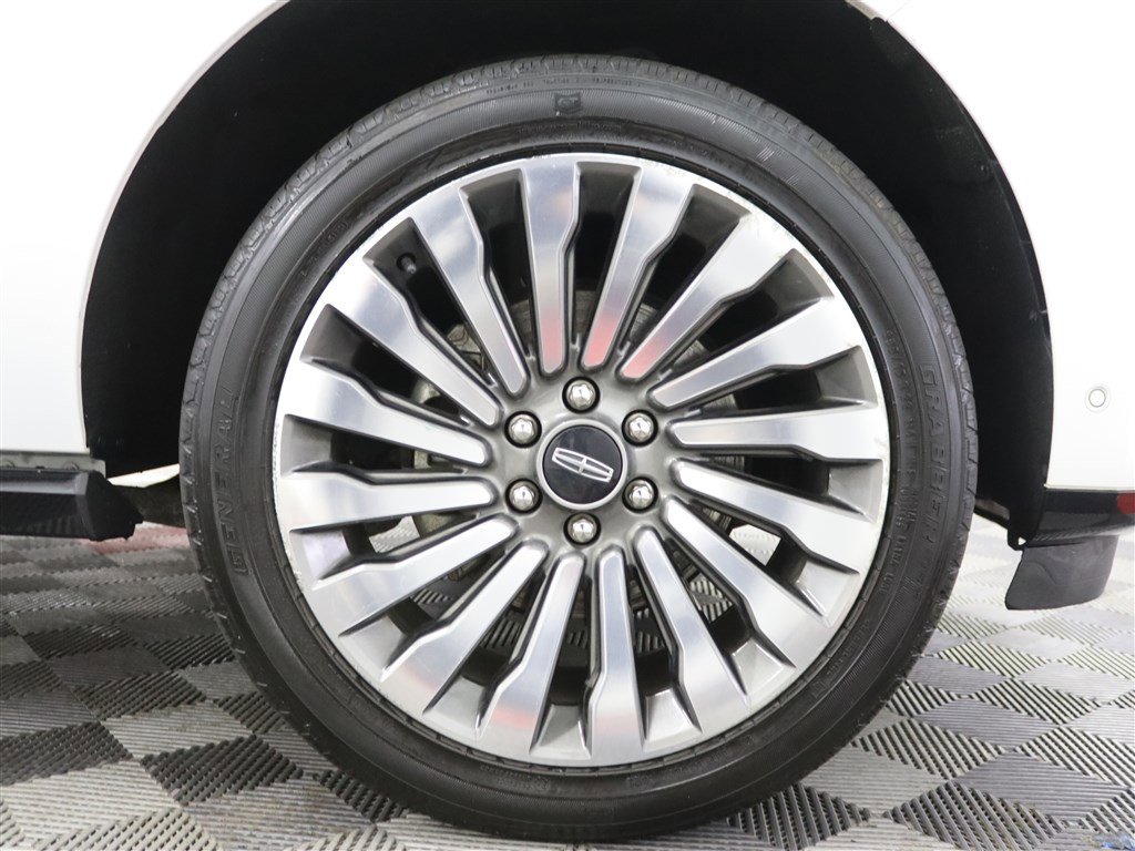 Used 2020 Lincoln Navigator L Reserve w/ Luxury Package image 40