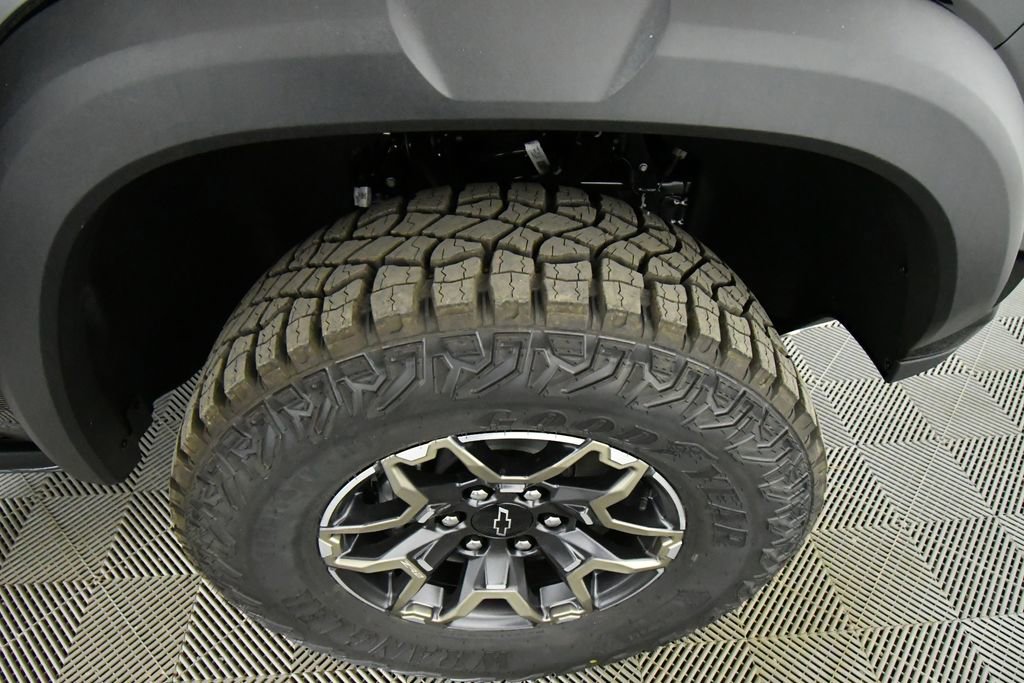 New 2026 Chevrolet Colorado ZR2 w/ Technology Package image 17