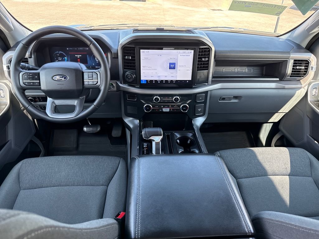 Used 2025 Ford F150 Lightning XLT AWD/4WD image 6
