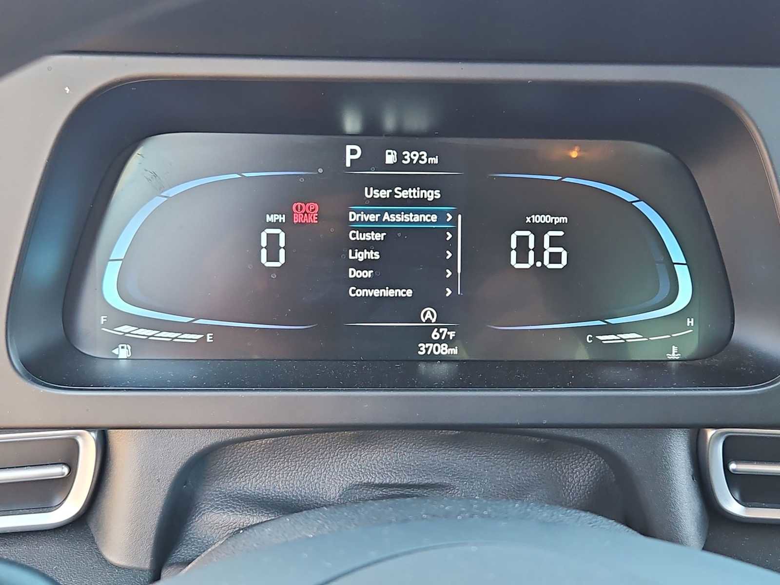 Certified 2025 Hyundai Elantra SE image 32