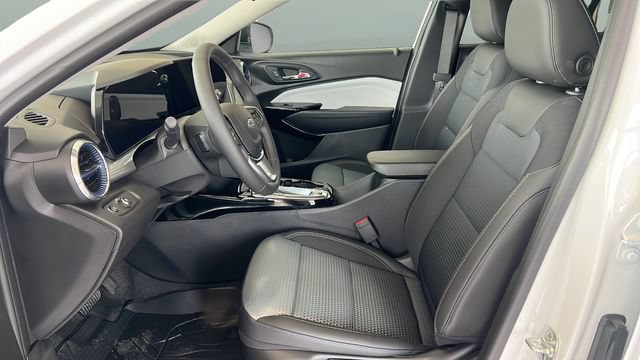 New 2026 Chevrolet Trax LT w/ Driver Confidence Package FWD image 7