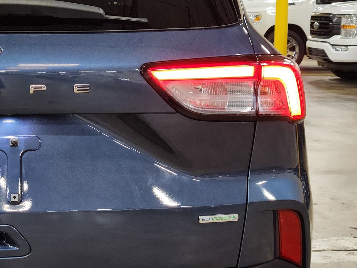 Used 2020 Ford Escape SE FWD image 18
