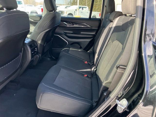 Used 2022 Jeep Grand Cherokee Laredo w/ Luxury Tech Group I image 20