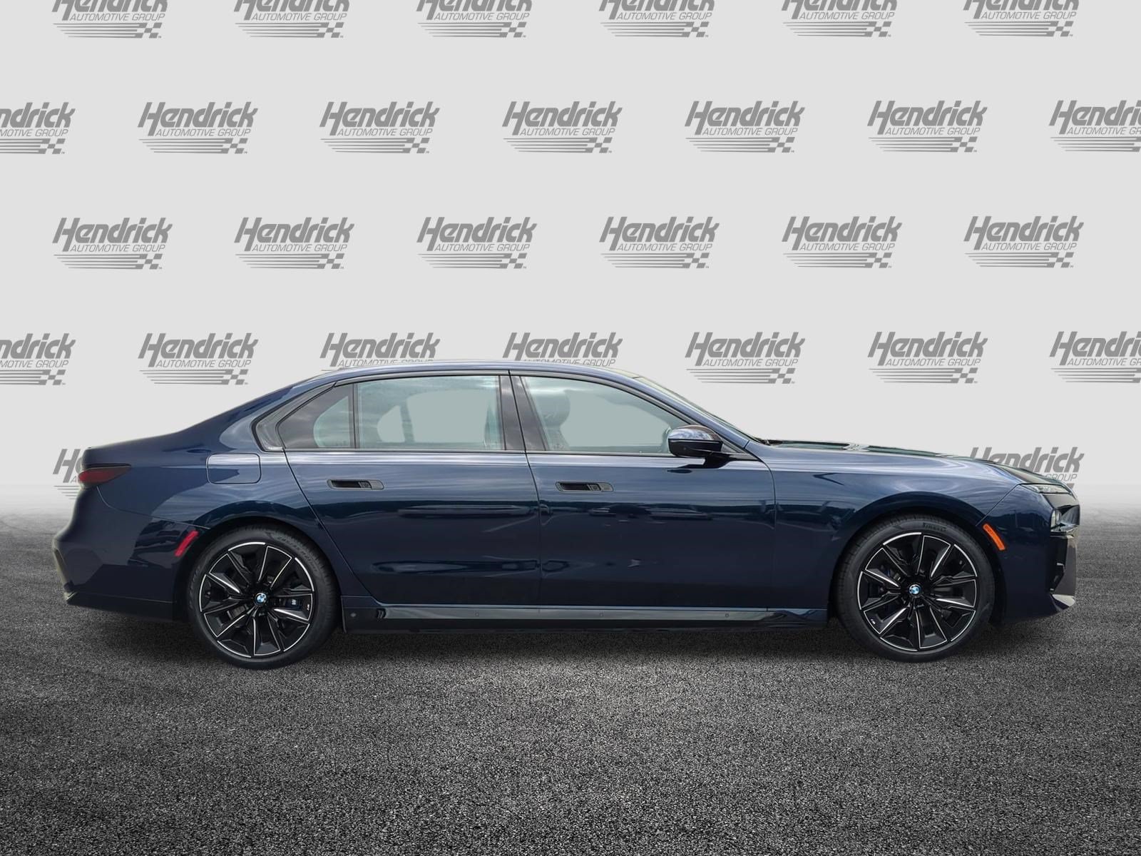 Used 2024 BMW i7 xDrive60 w/ Executive Package AWD/4WD image 11