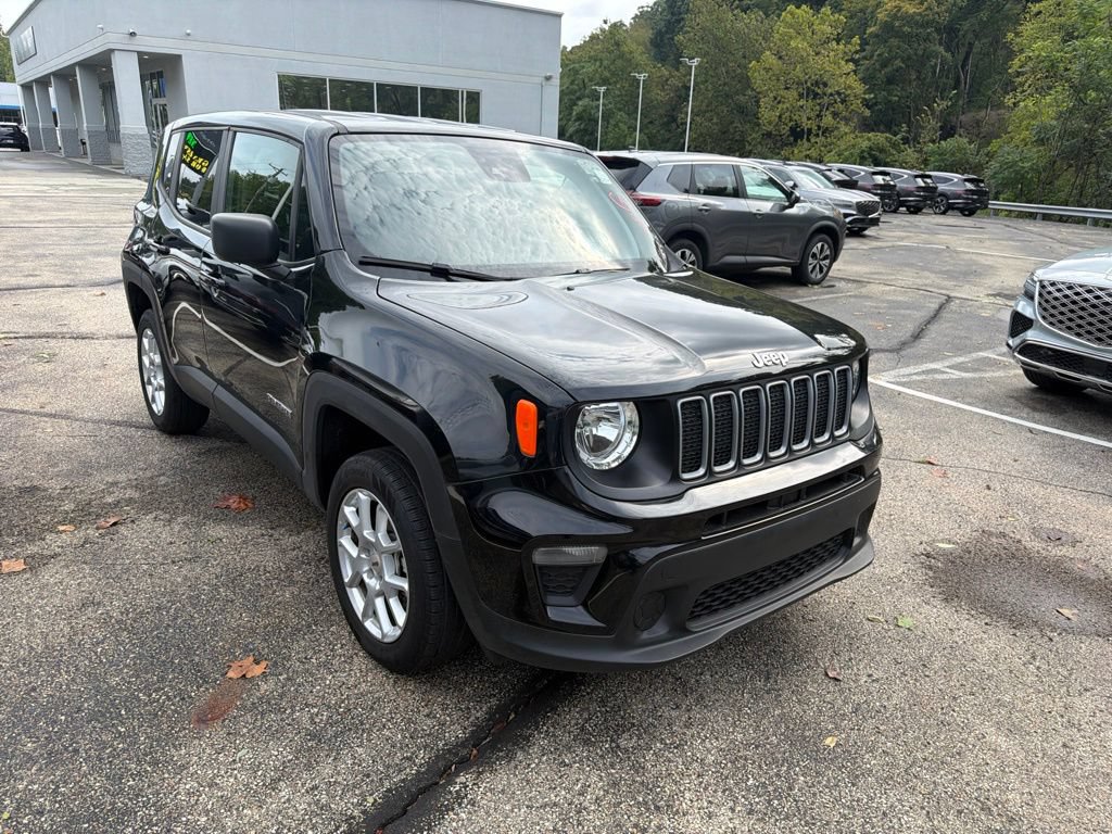 Used 2023 Jeep Renegade Latitude AWD/4WD image 7