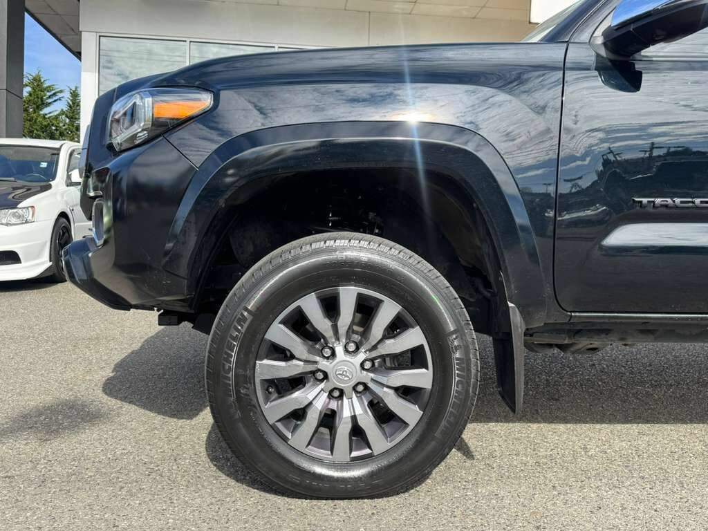 Used 2021 Toyota Tacoma Limited w/ Blackout Package (TMS) AWD/4WD image 16