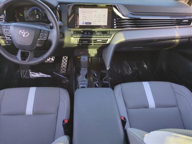 Used 2025 Toyota Camry SE w/ Convenience Package image 17