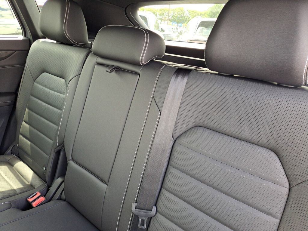 New 2026 Volkswagen Atlas Cross Sport SEL R-Line image 25