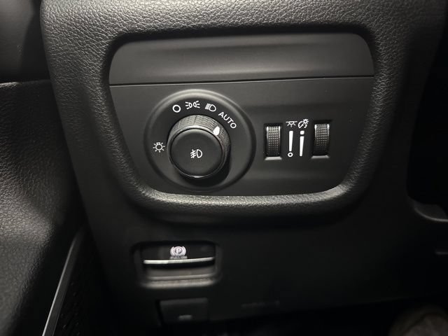 New 2026 Jeep Grand Cherokee Limited AWD/4WD image 40