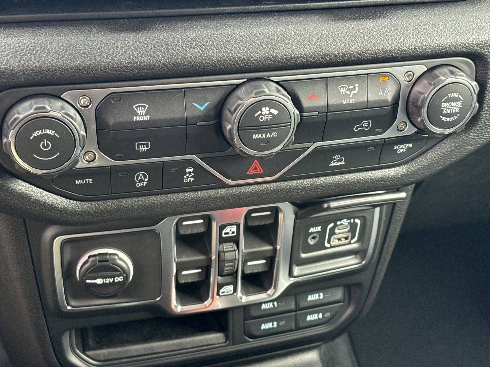 New 2026 Jeep Gladiator Sport AWD/4WD image 19