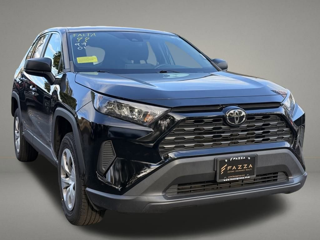 Used 2022 Toyota RAV4 LE image 8