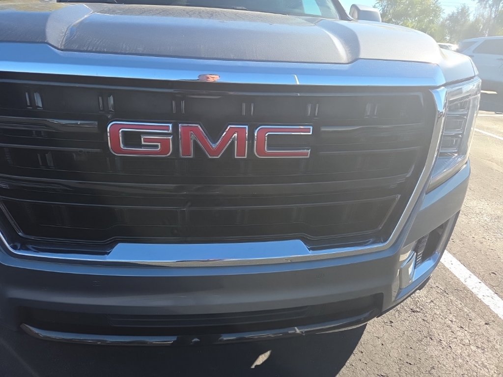 Used 2022 GMC Yukon XL SLE w/ Gmc Pro Safety Plus Package AWD/4WD image 11