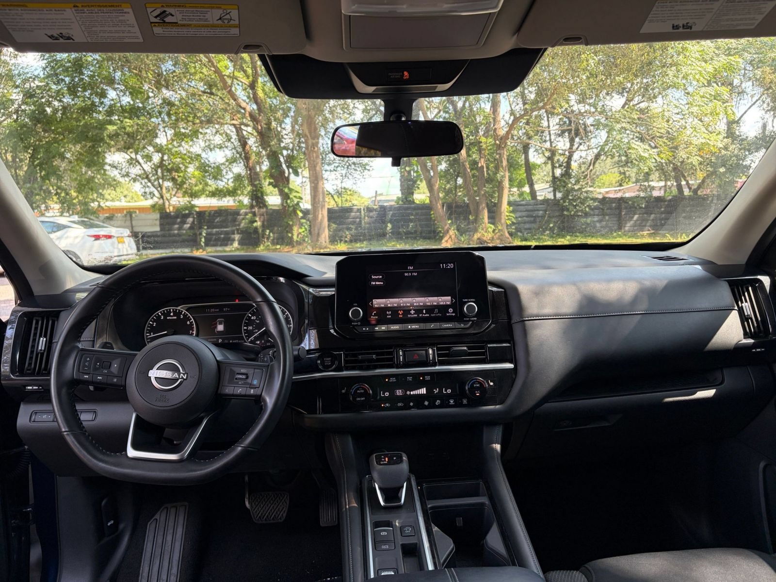 Used 2025 Nissan Pathfinder SV FWD image 35