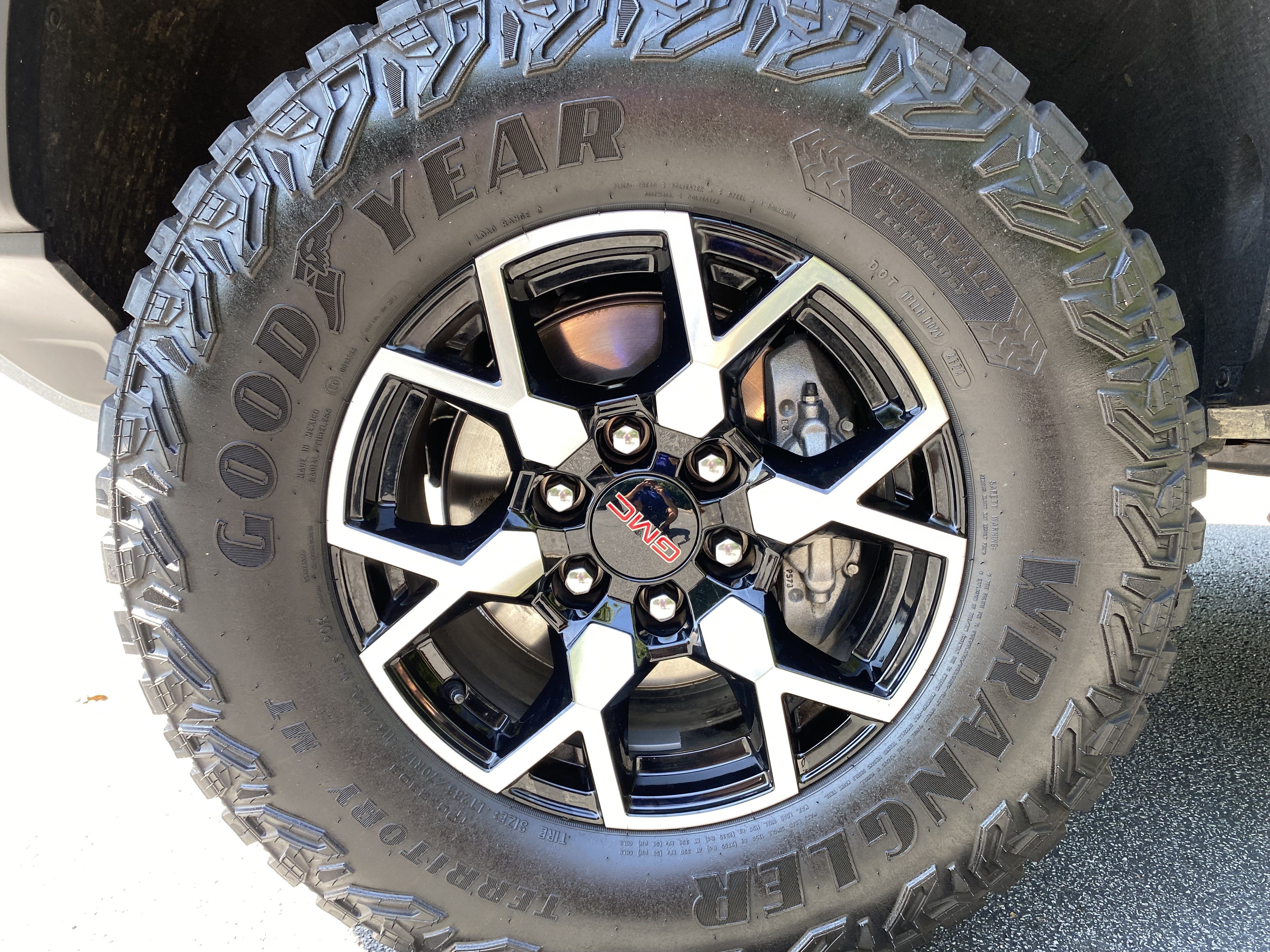 Used 2025 GMC Canyon AT4 w/ AT4X Package AWD/4WD image 45