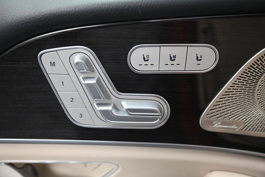 Used 2022 Mercedes-Benz GLS 450 4MATIC image 13