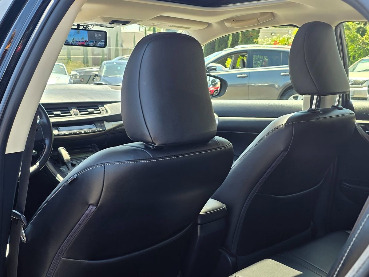 Used 2015 Lexus CT 200h FWD image 21