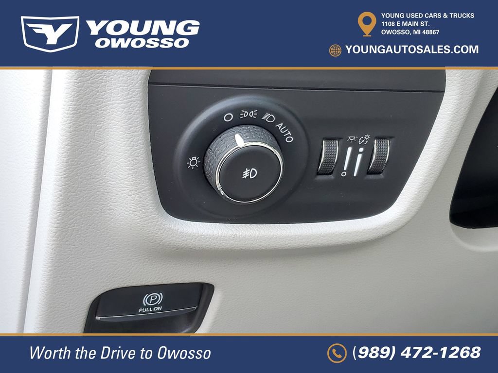 Used 2022 Jeep Grand Cherokee Overland w/ Luxury Tech Group IV AWD/4WD image 11