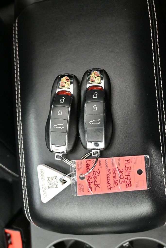 Used 2023 Porsche Macan Turbo image 32