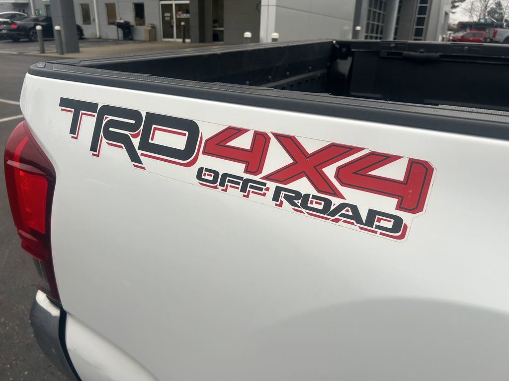 Used 2019 Toyota Tacoma TRD Off-Road image 9