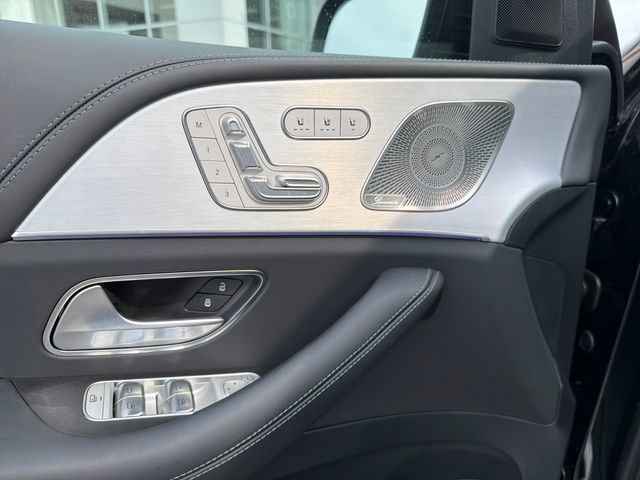 Used 2025 Mercedes-Benz GLS 63 AMG 4MATIC image 10