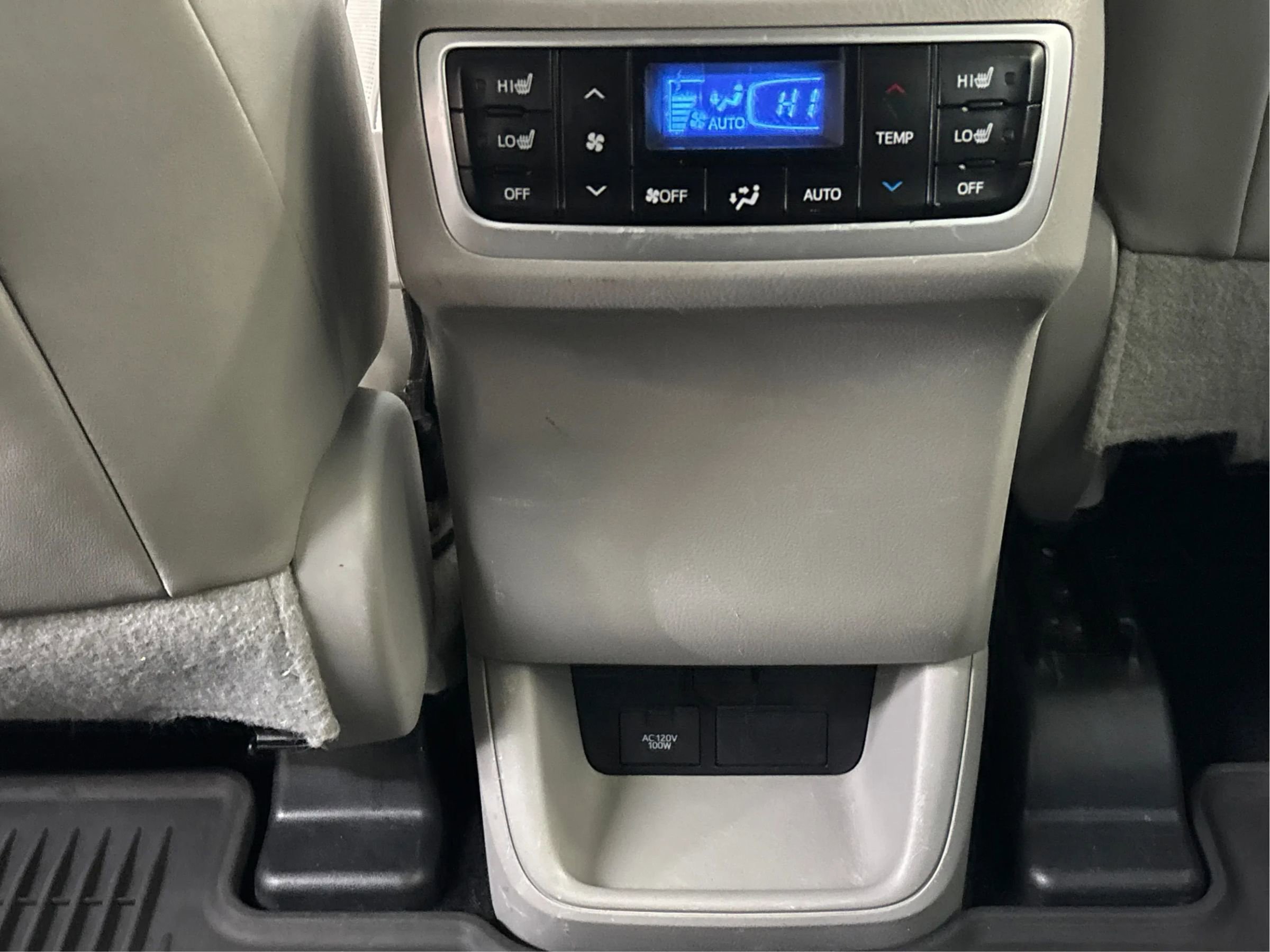 Used 2016 Toyota Highlander Limited image 29