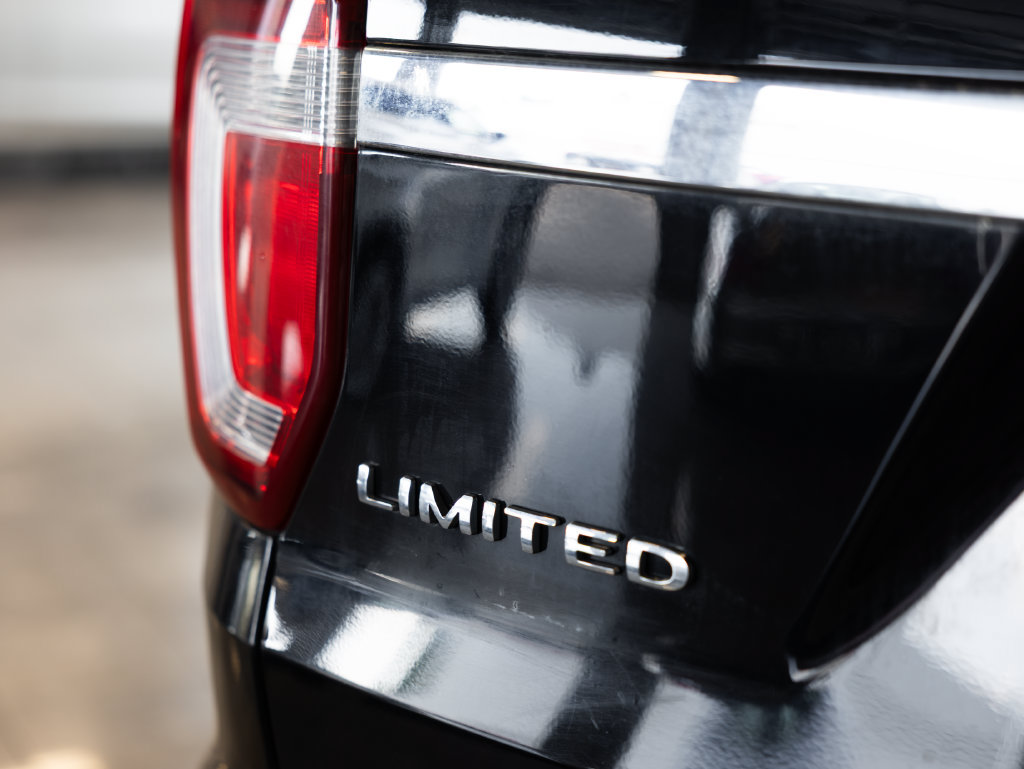 Used 2018 Ford Explorer Limited AWD/4WD image 8