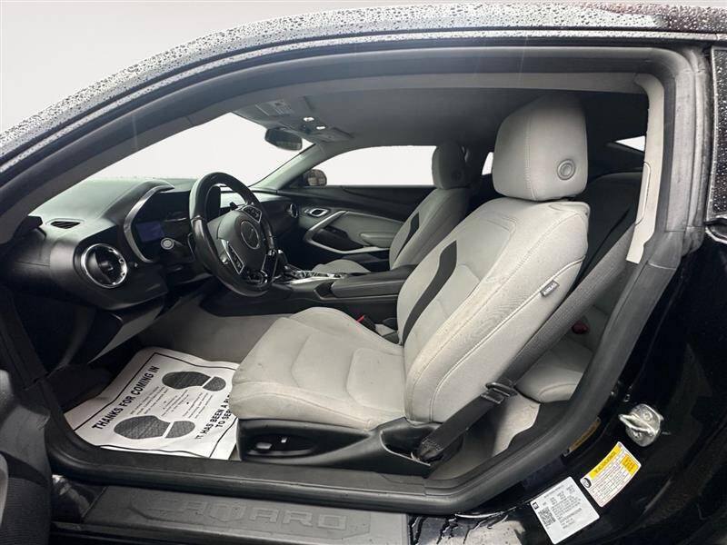 Used 2022 Chevrolet Camaro LT image 9