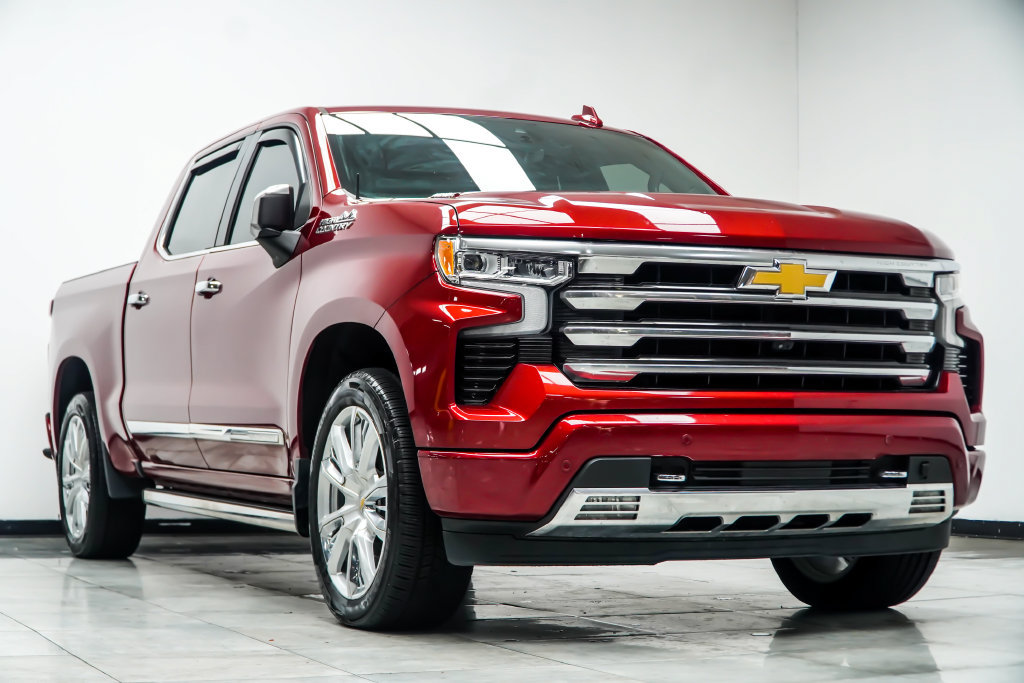 Used 2023 Chevrolet Silverado 1500 High Country w/ Technology Package AWD/4WD image 5