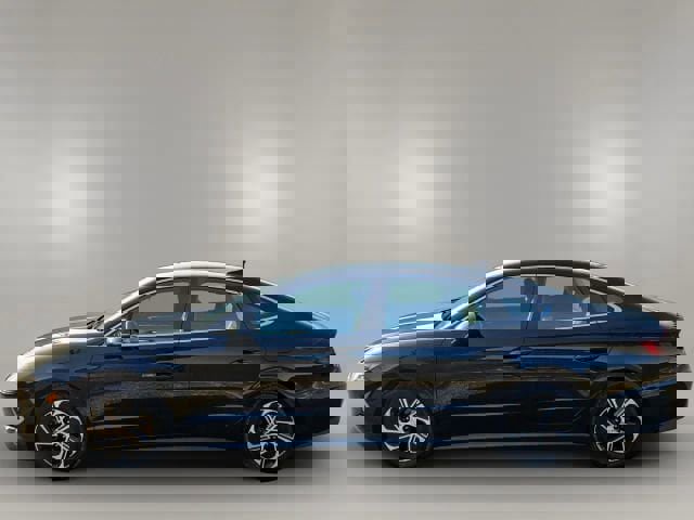 Used 2022 Hyundai Sonata Blue image 8