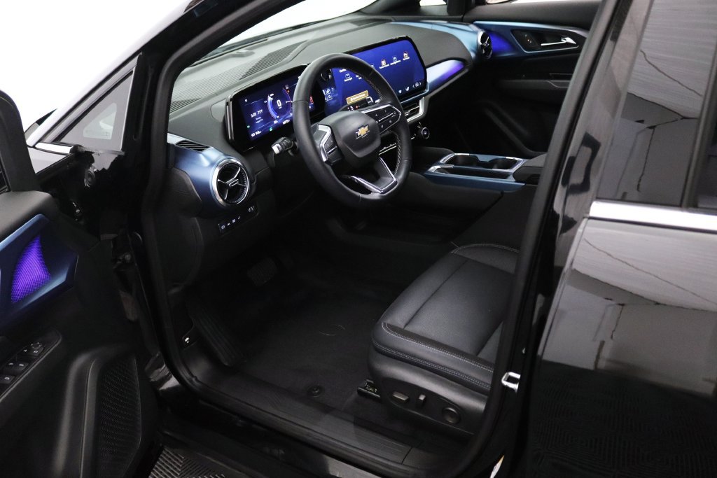 Certified 2024 Chevrolet Equinox EV LT FWD image 17