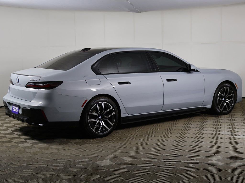Used 2025 BMW i7 xDrive60 w/ Premium Package AWD/4WD image 13
