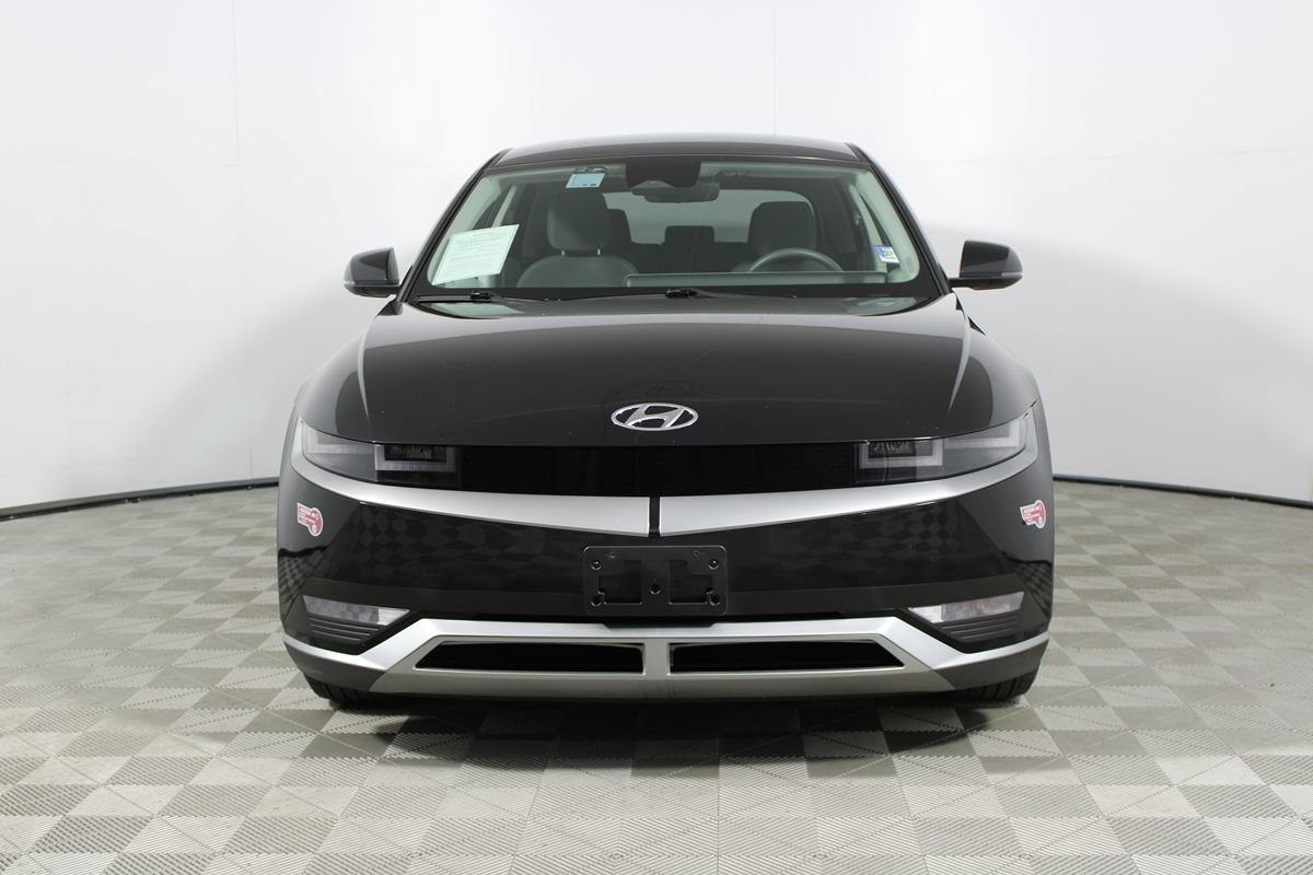 Used 2024 Hyundai Ioniq 5 SE image 2