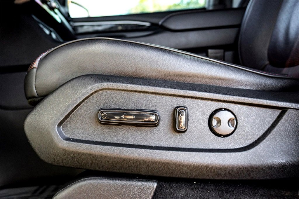 Used 2025 Honda Pilot Black Edition image 12