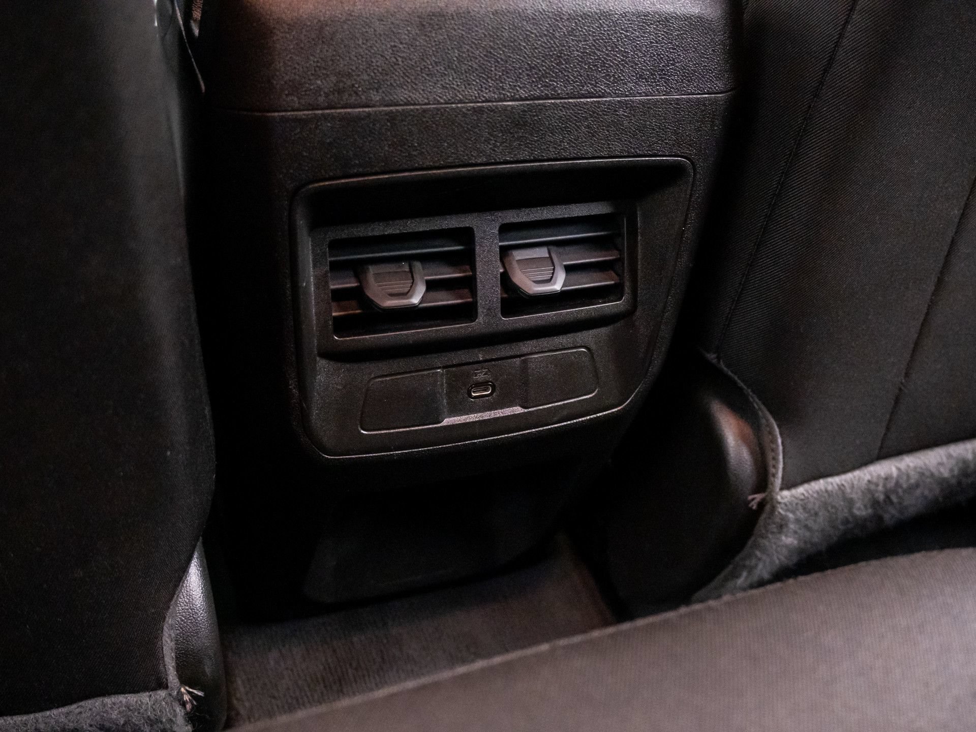 Used 2024 Chevrolet Colorado LT RWD image 17