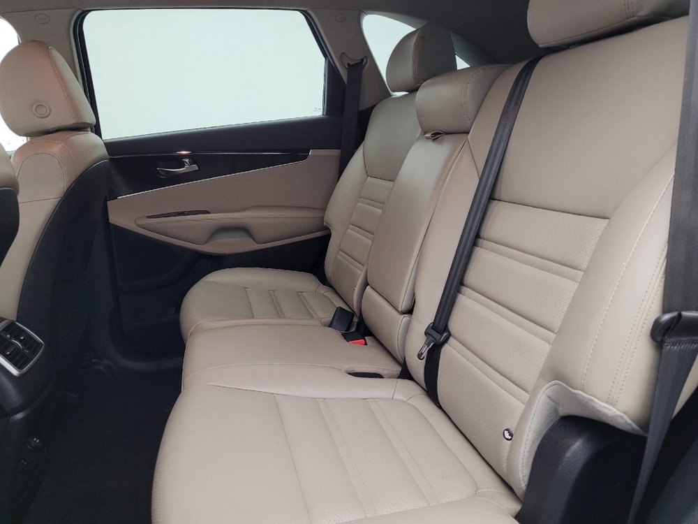 Used 2019 Kia Sorento EX image 18