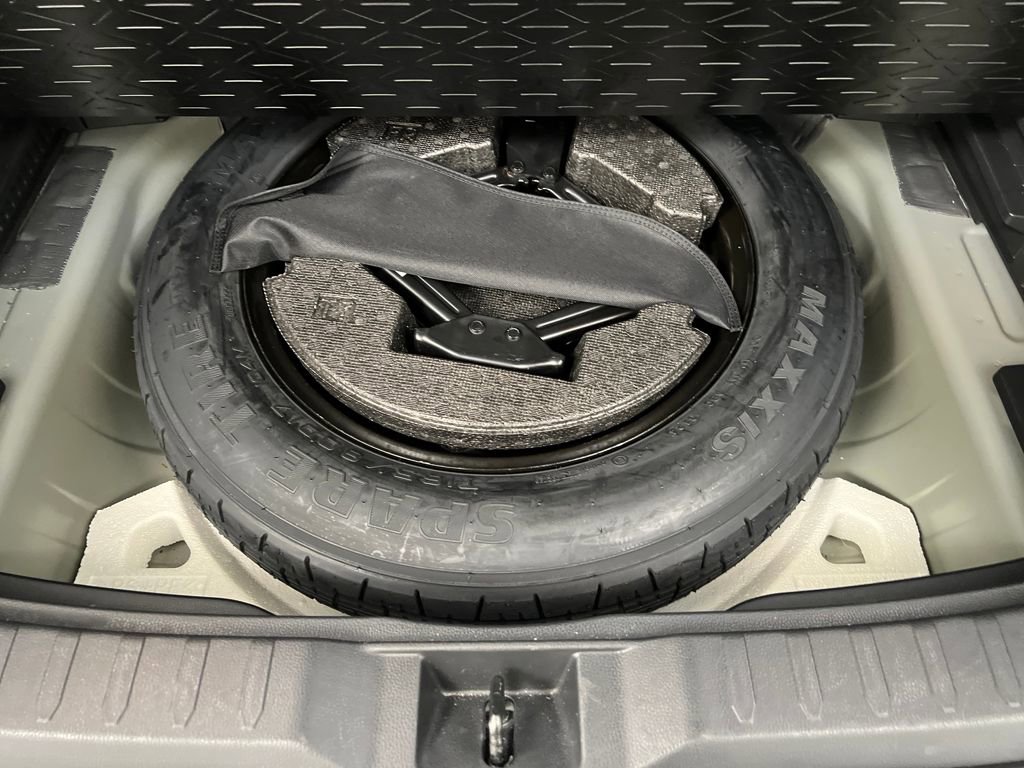 Used 2025 Toyota RAV4 LE image 32