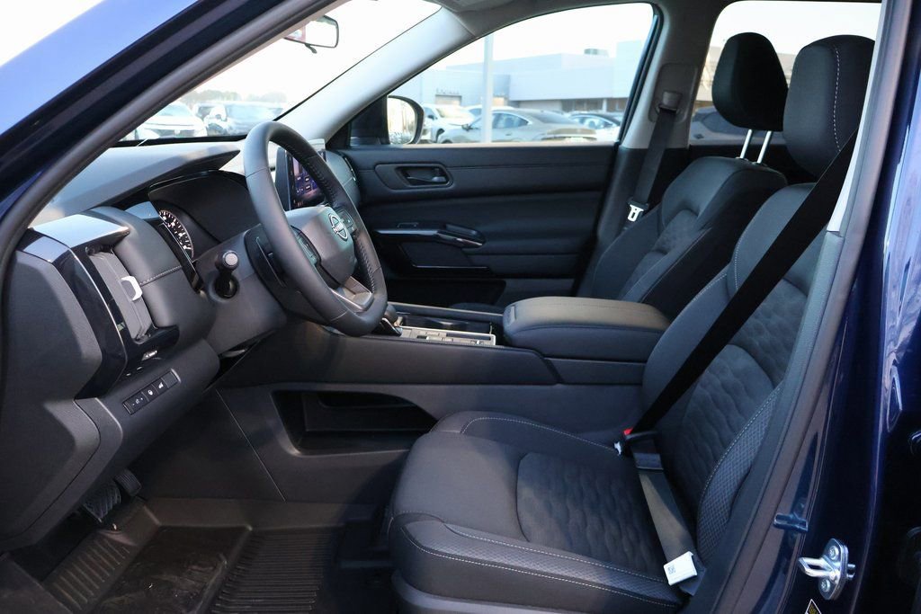 New 2026 Nissan Pathfinder SV image 15