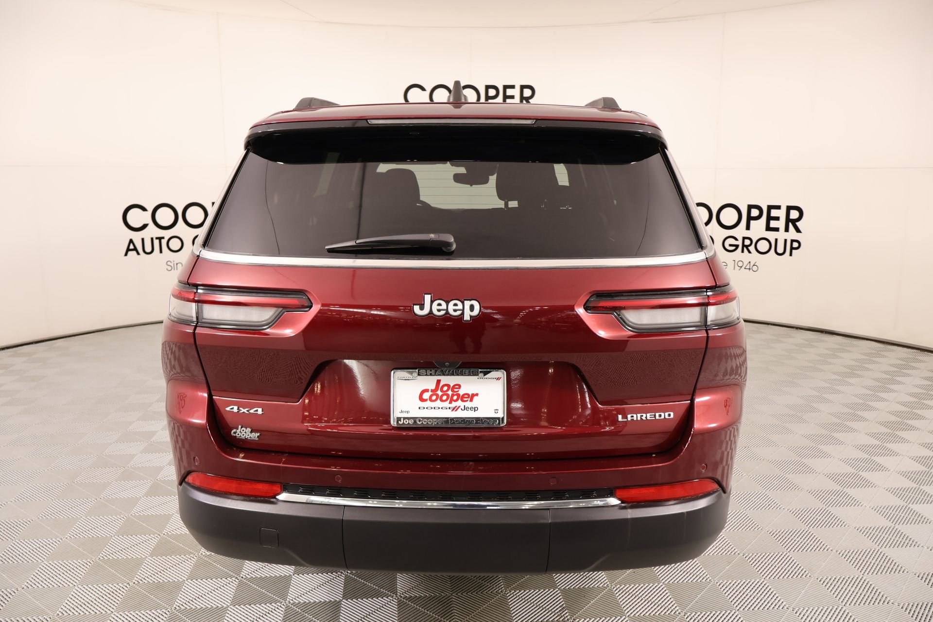 Used 2024 Jeep Grand Cherokee L Laredo w/ Luxury Tech Group I AWD/4WD image 23