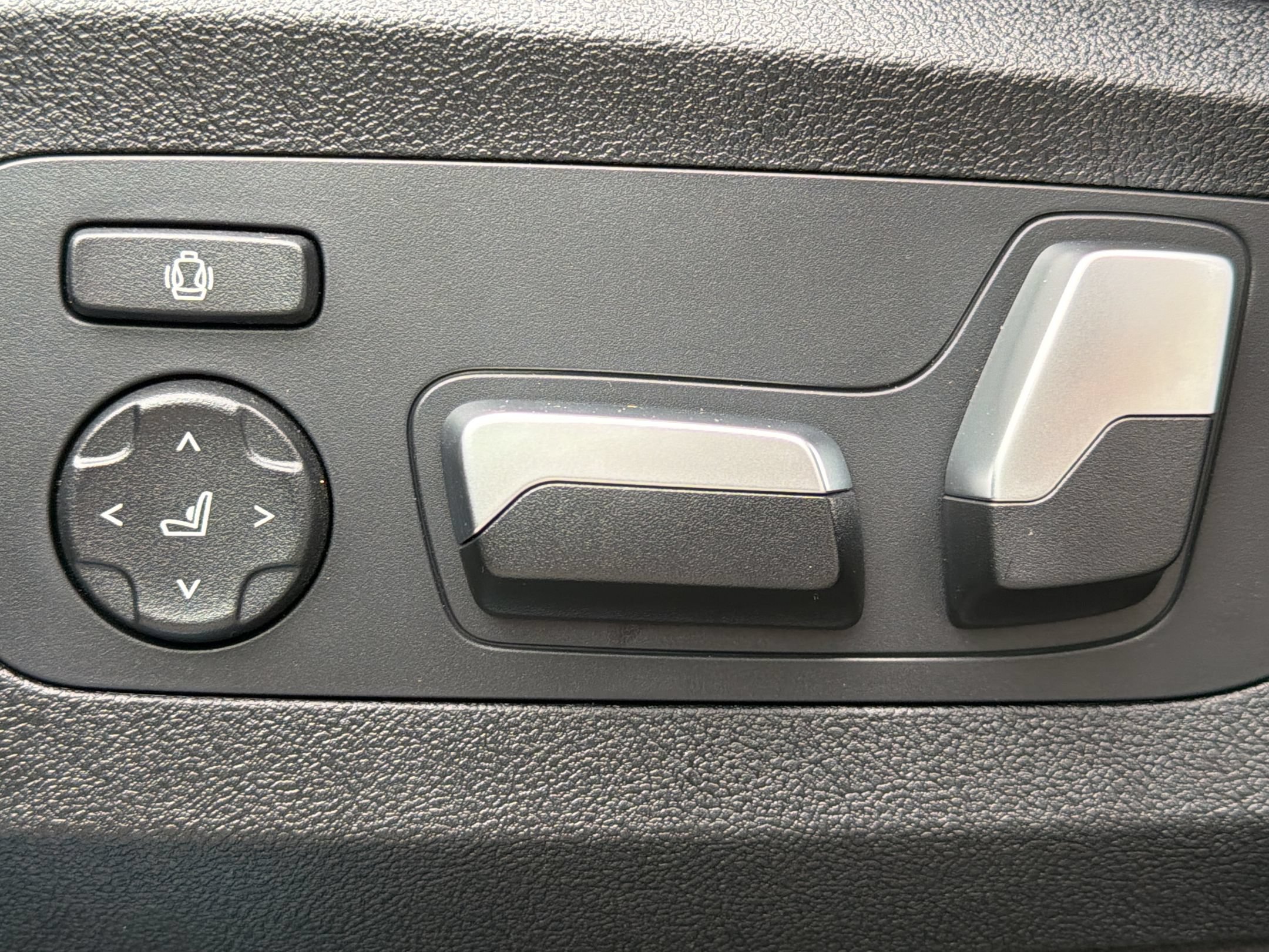 New 2026 BMW X5 xDrive40i AWD/4WD image 17