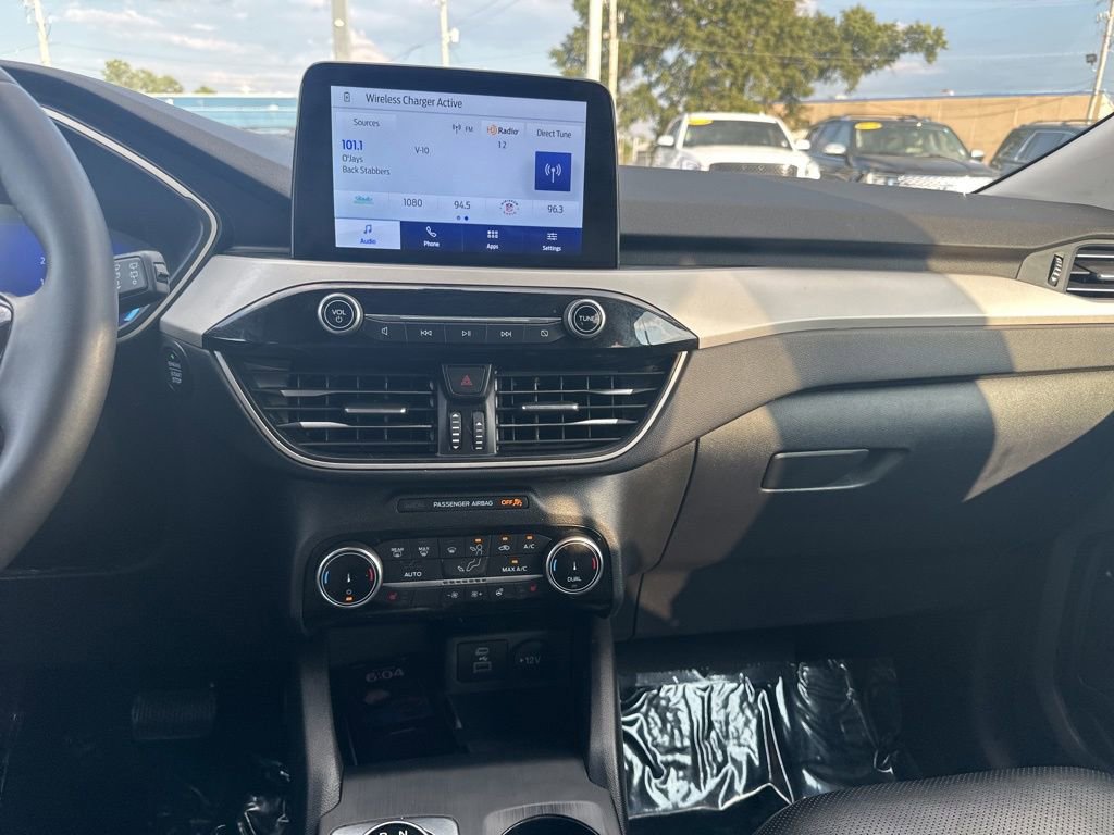 Used 2022 Ford Escape SEL w/ Technology Package image 17